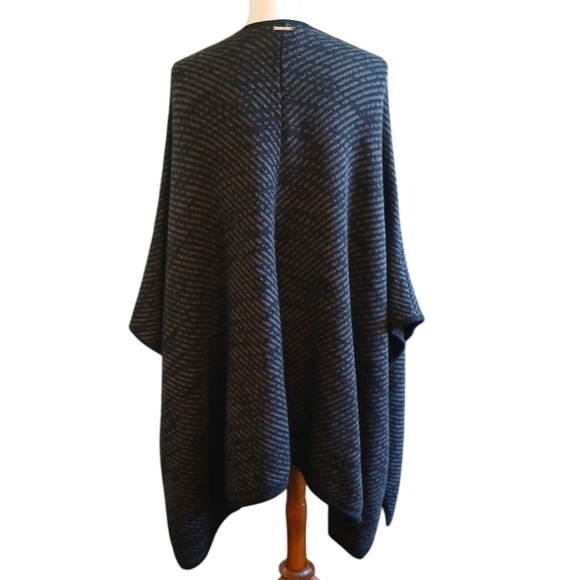 Michael Kors Poncho Black and Gray Striped Sweater Cape Small / Medium - Picture 5 of 10